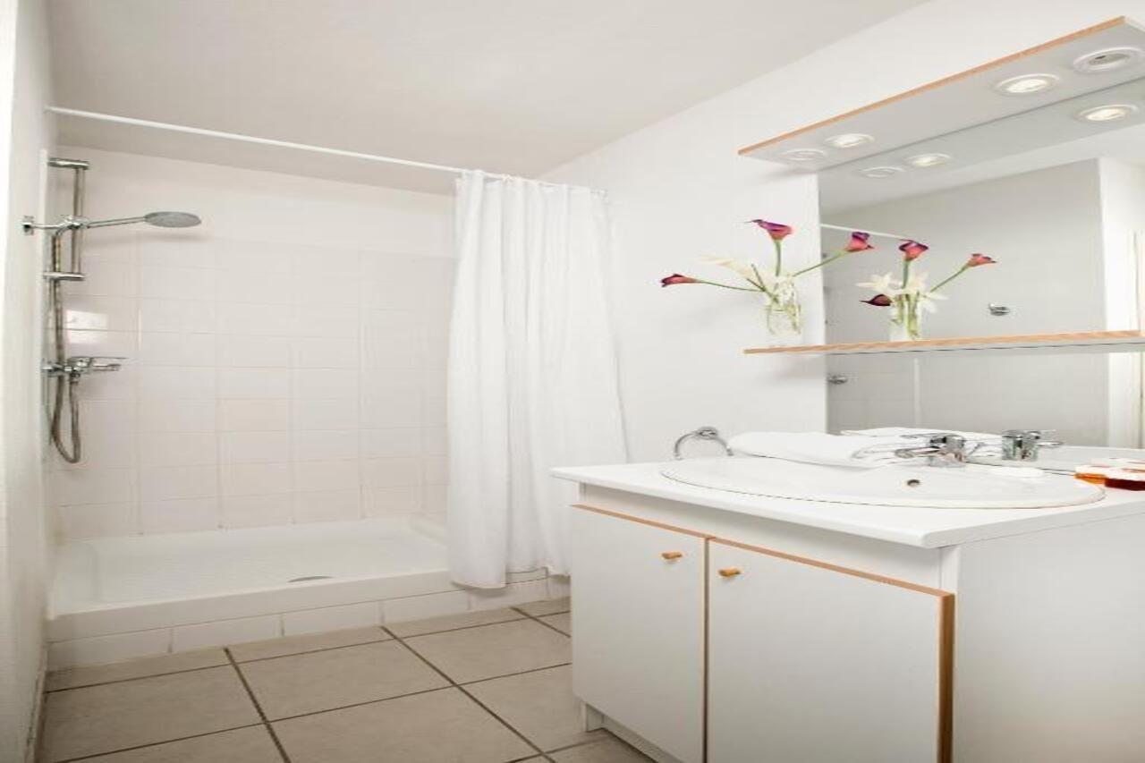 Sejours & Affaires Caen Le Clos Beaumois Εξωτερικό φωτογραφία