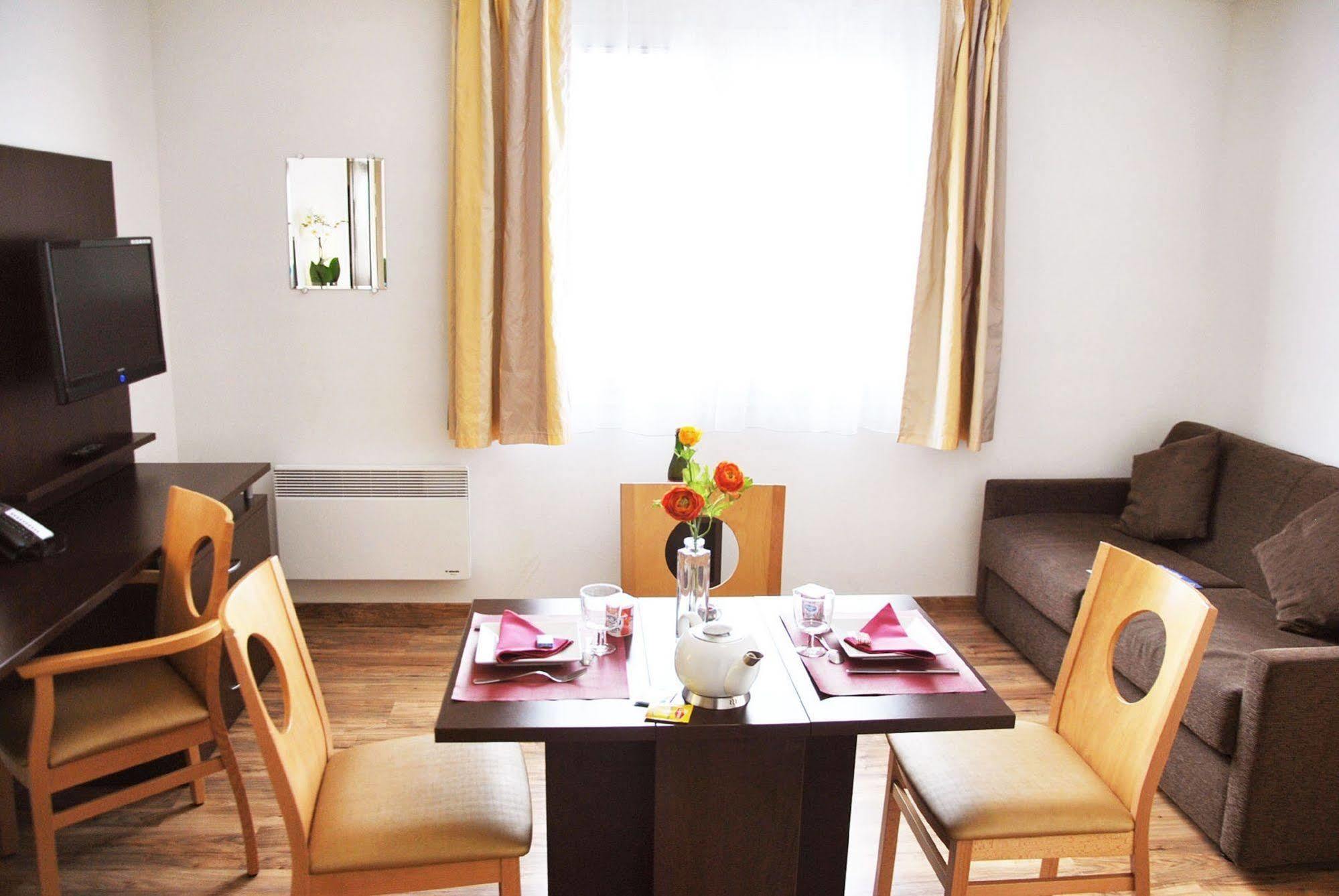 Sejours & Affaires Caen Le Clos Beaumois Εξωτερικό φωτογραφία