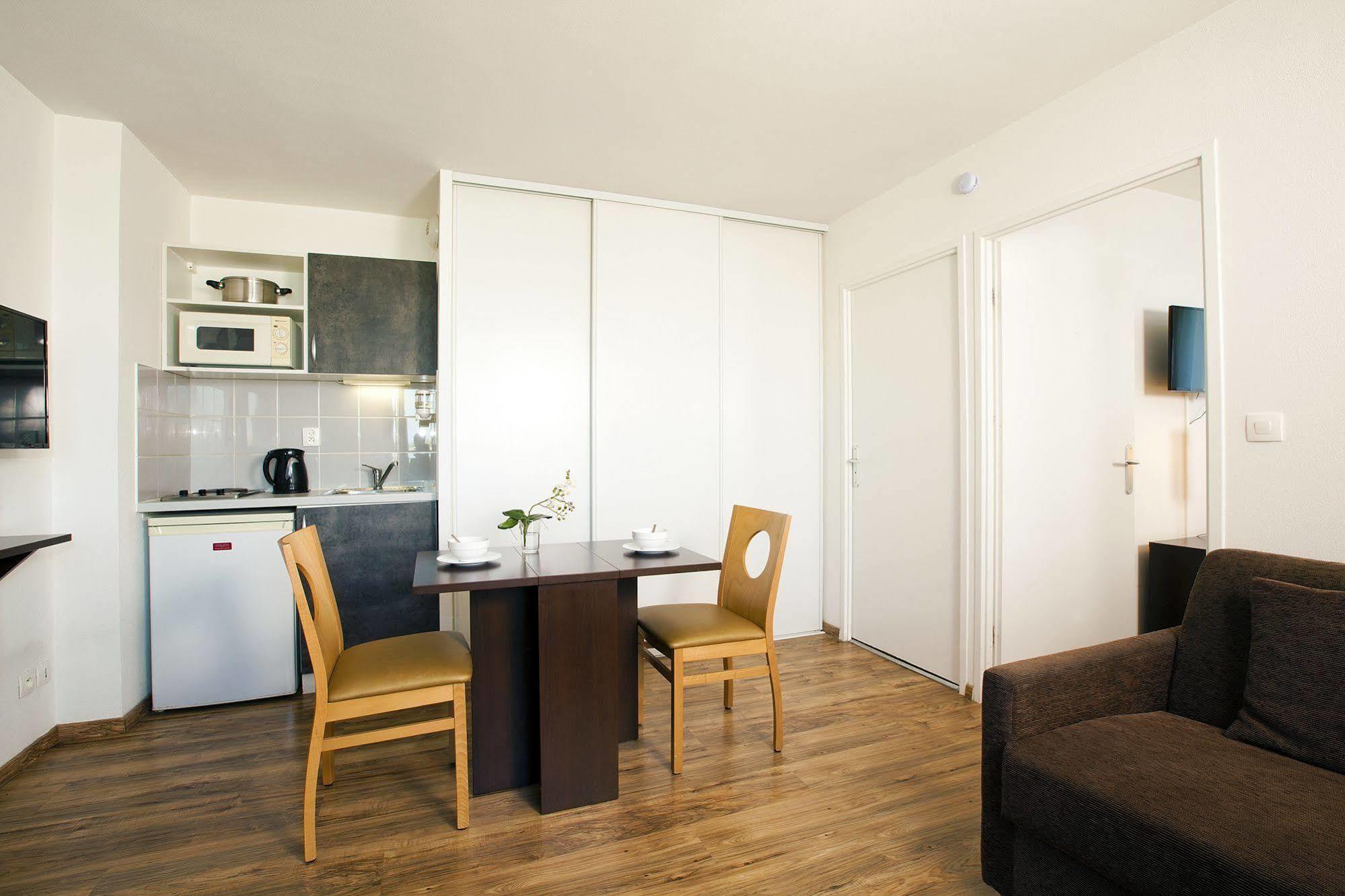 Sejours & Affaires Caen Le Clos Beaumois Εξωτερικό φωτογραφία