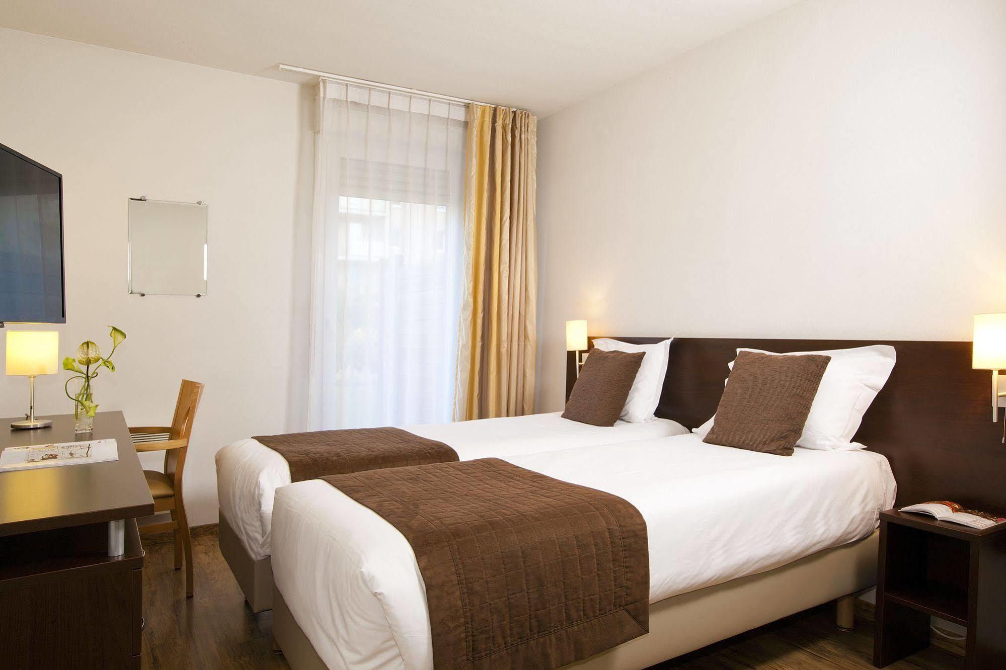 Sejours & Affaires Caen Le Clos Beaumois Εξωτερικό φωτογραφία