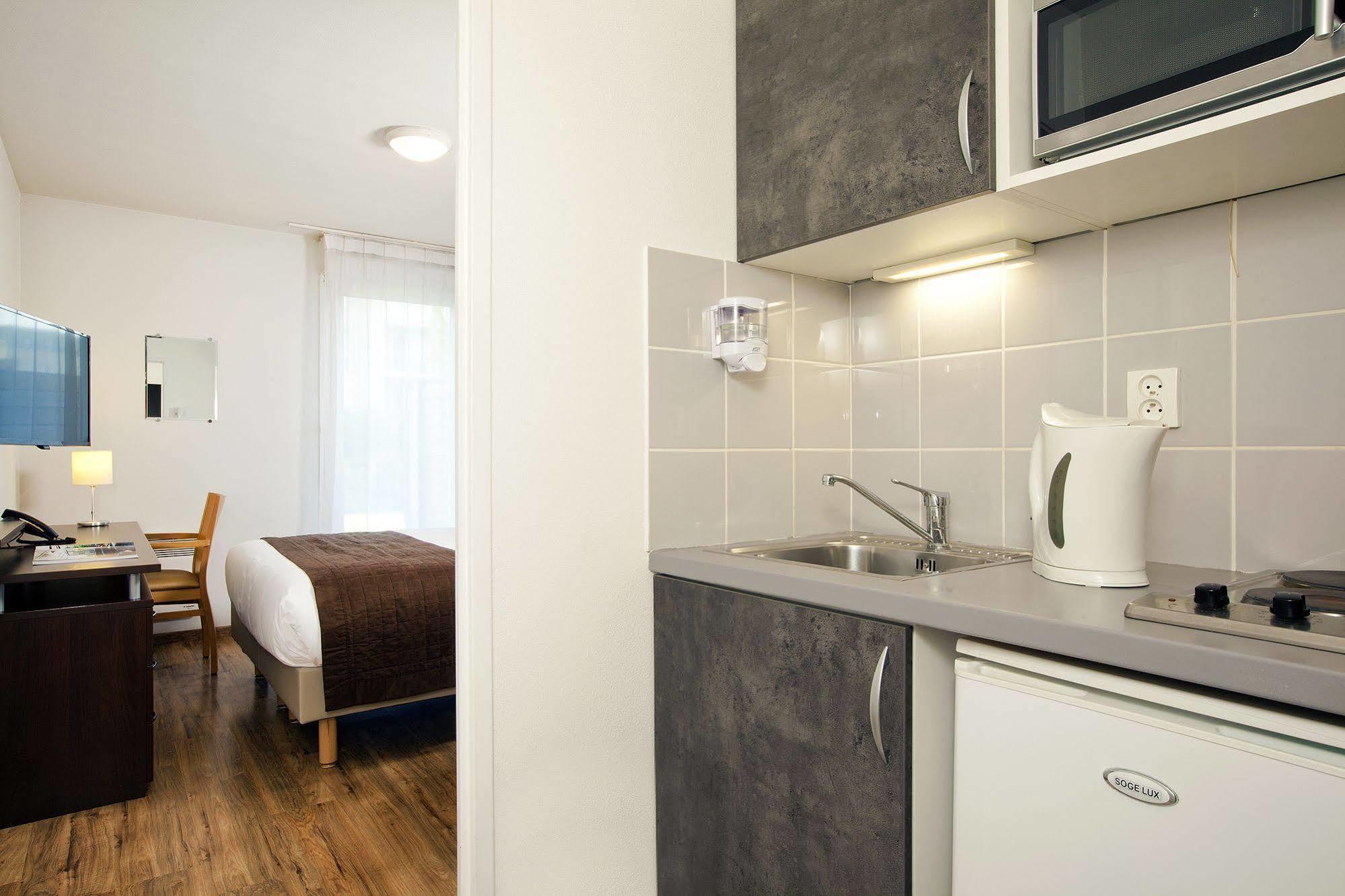 Sejours & Affaires Caen Le Clos Beaumois Εξωτερικό φωτογραφία