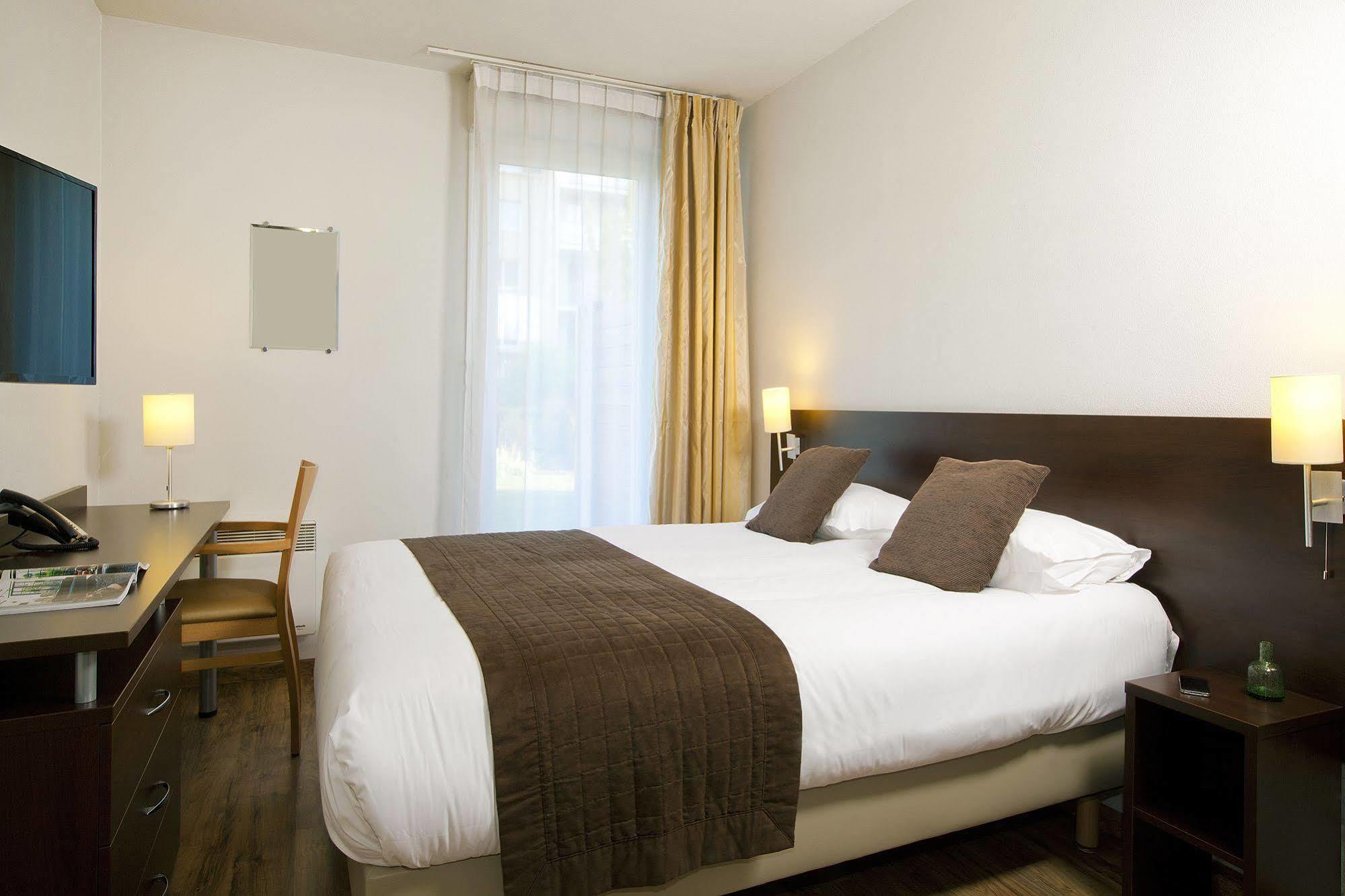 Sejours & Affaires Caen Le Clos Beaumois Εξωτερικό φωτογραφία