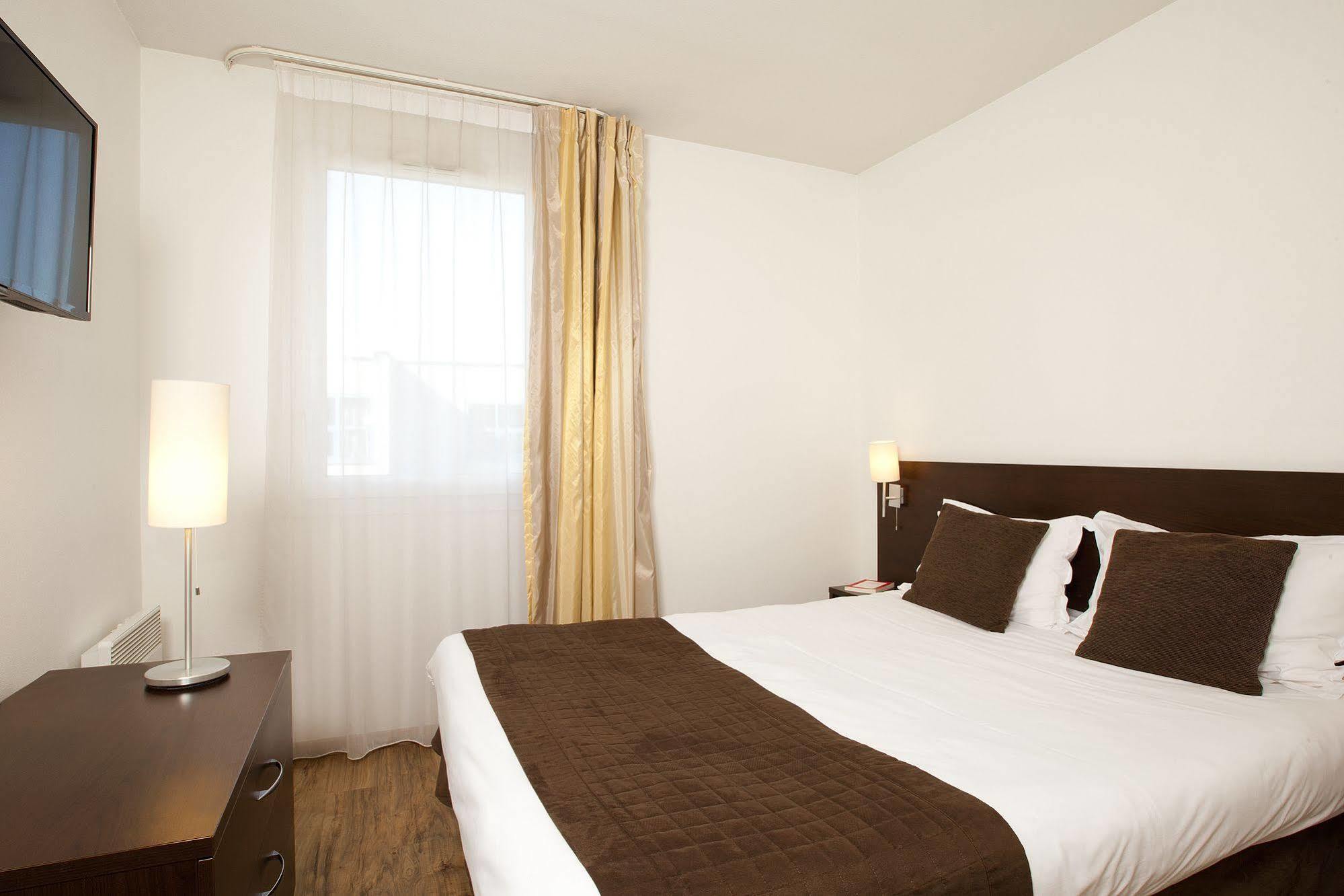 Sejours & Affaires Caen Le Clos Beaumois Εξωτερικό φωτογραφία