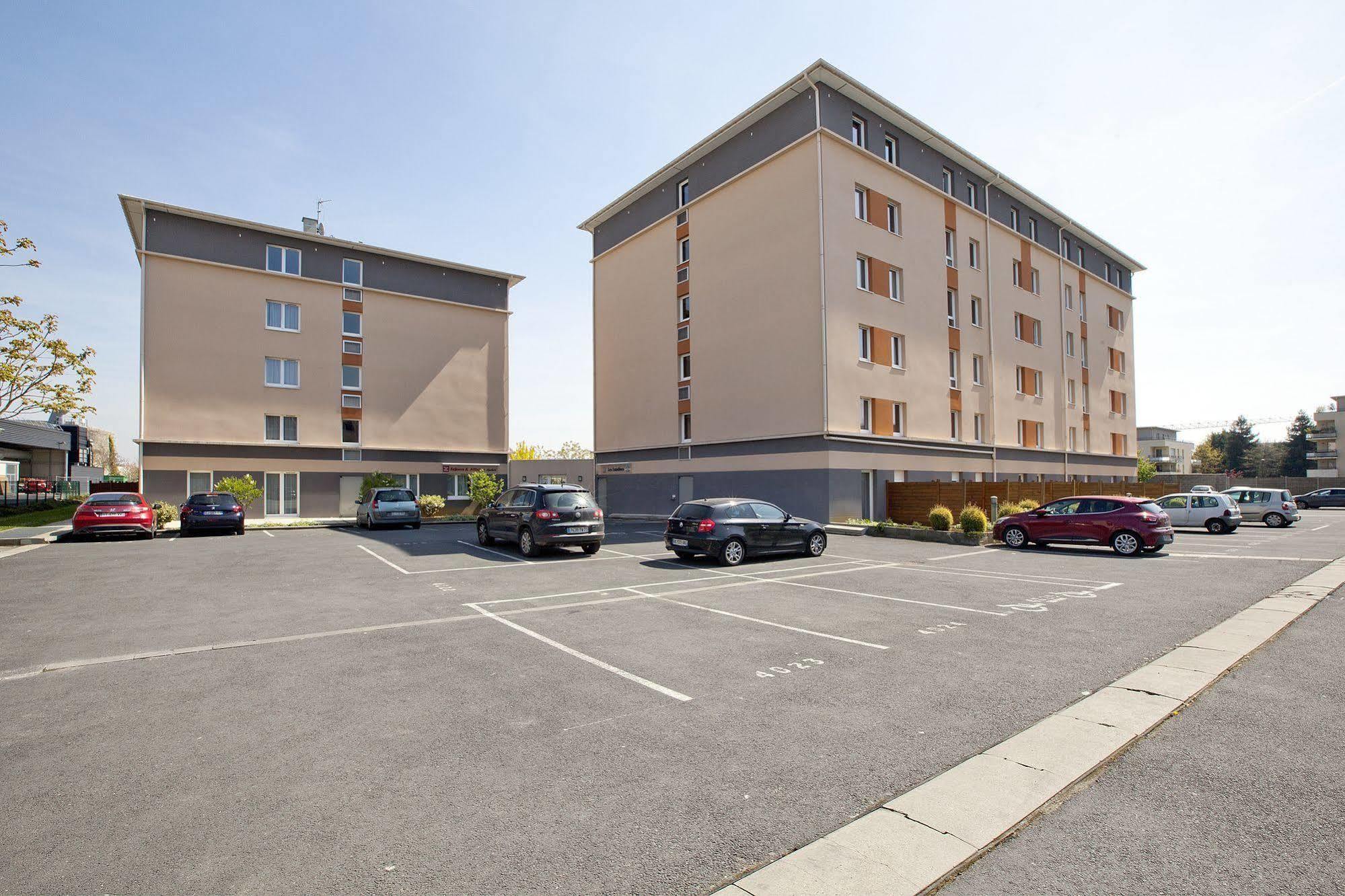Sejours & Affaires Caen Le Clos Beaumois Εξωτερικό φωτογραφία