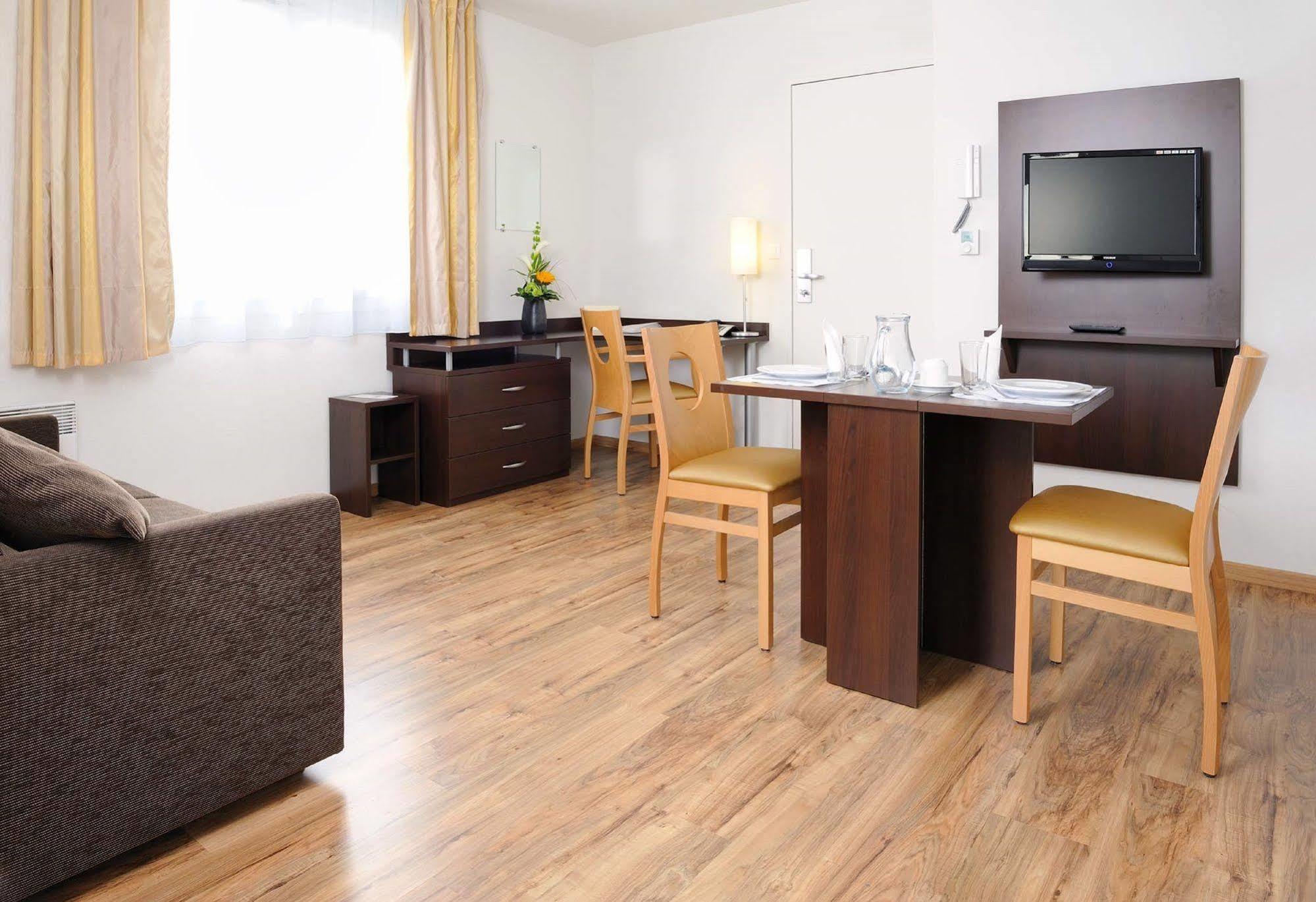 Sejours & Affaires Caen Le Clos Beaumois Εξωτερικό φωτογραφία