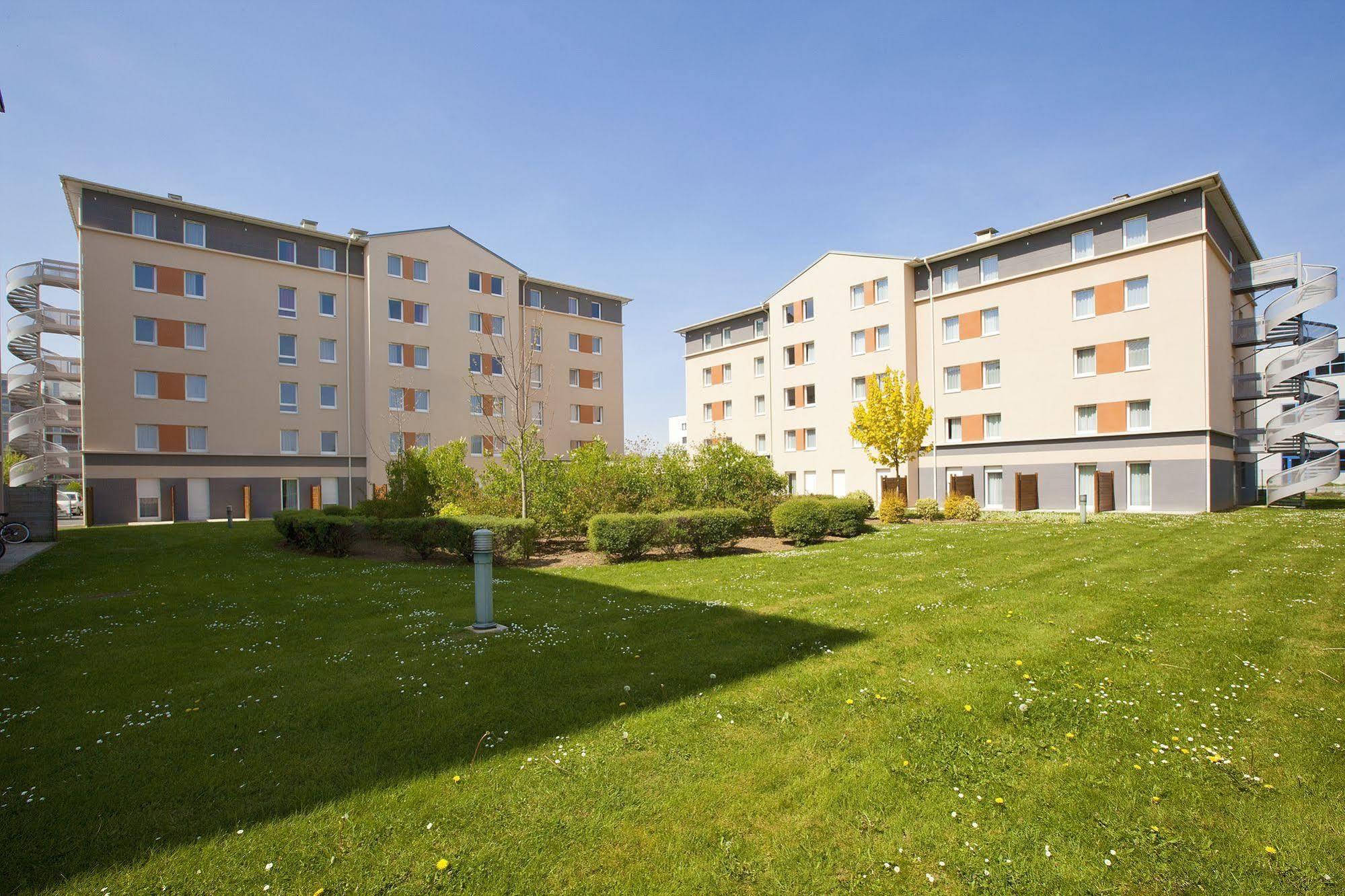 Sejours & Affaires Caen Le Clos Beaumois Εξωτερικό φωτογραφία