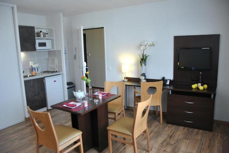 Sejours & Affaires Caen Le Clos Beaumois Εξωτερικό φωτογραφία
